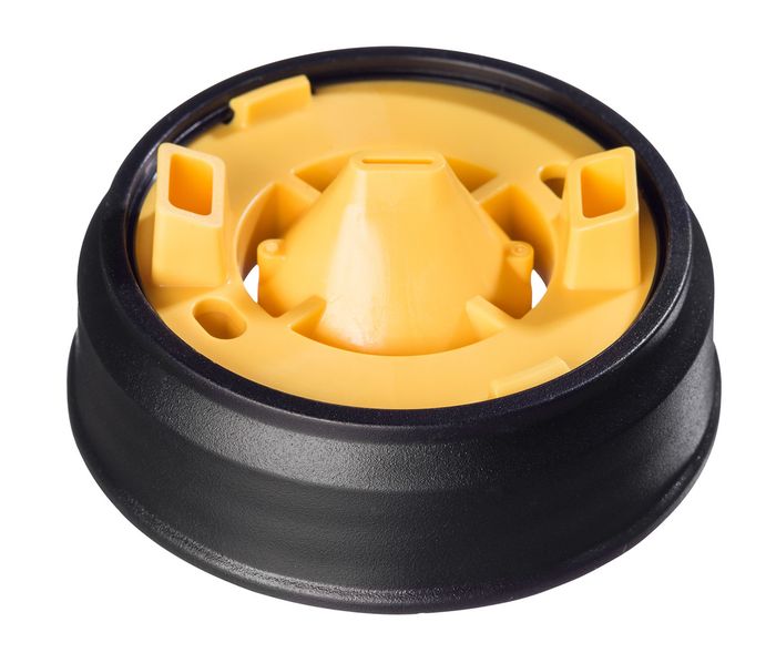 Union nut with nozzle